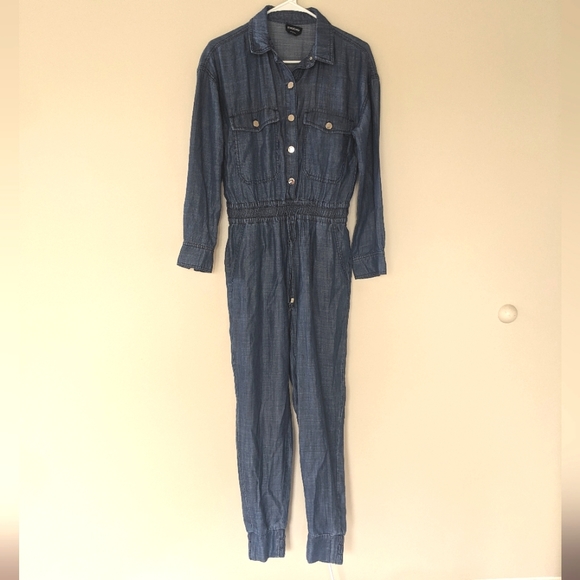 BEBE, size 2, jumpsuit - Picture 5 of 9